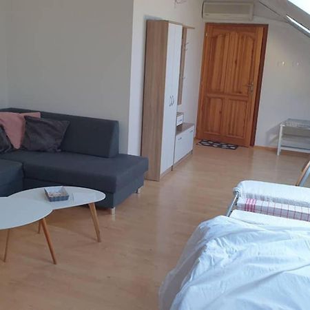 Utulny Apartman Kmetova Košice Exterior foto